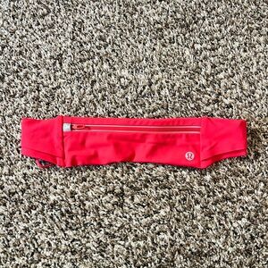 Lululemon fast and Free Running Belt in Red Glow/Hot Heat